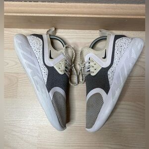 Nike Lunarcharge Essential Sneakers 923620-100 Womens Shoes Size 7